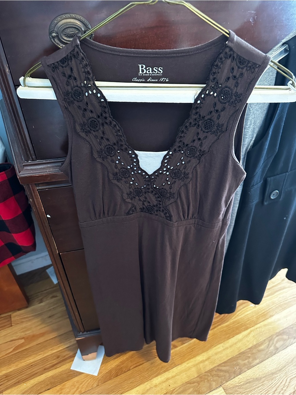 Bass Chocolate Brown Embroidered Scoop Neck Tank